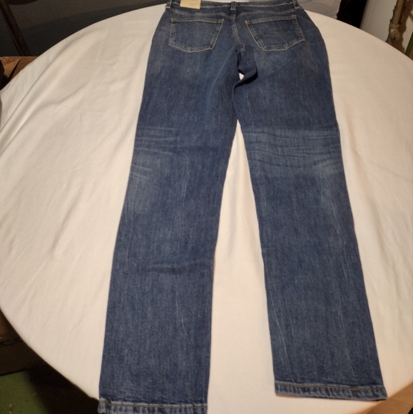 Universal Thread Washed Blue High-Rise Straight Leg Medium Wash Jeans - Picture 12 of 14